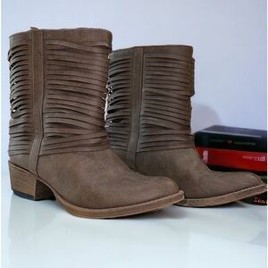 Coconuts by Matisse Chorus Brown slashed western style Boot Womens Sz 8.5